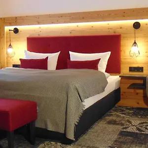 https://hotel-mariandl.com-bavaria.com